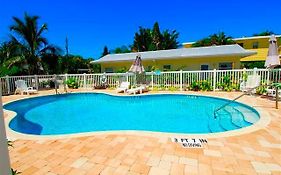 Twin Palms At Siesta